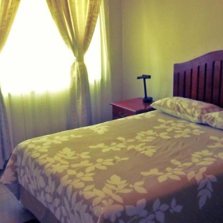 A New Earth Guest Lodge Франсистаун Екстериор снимка