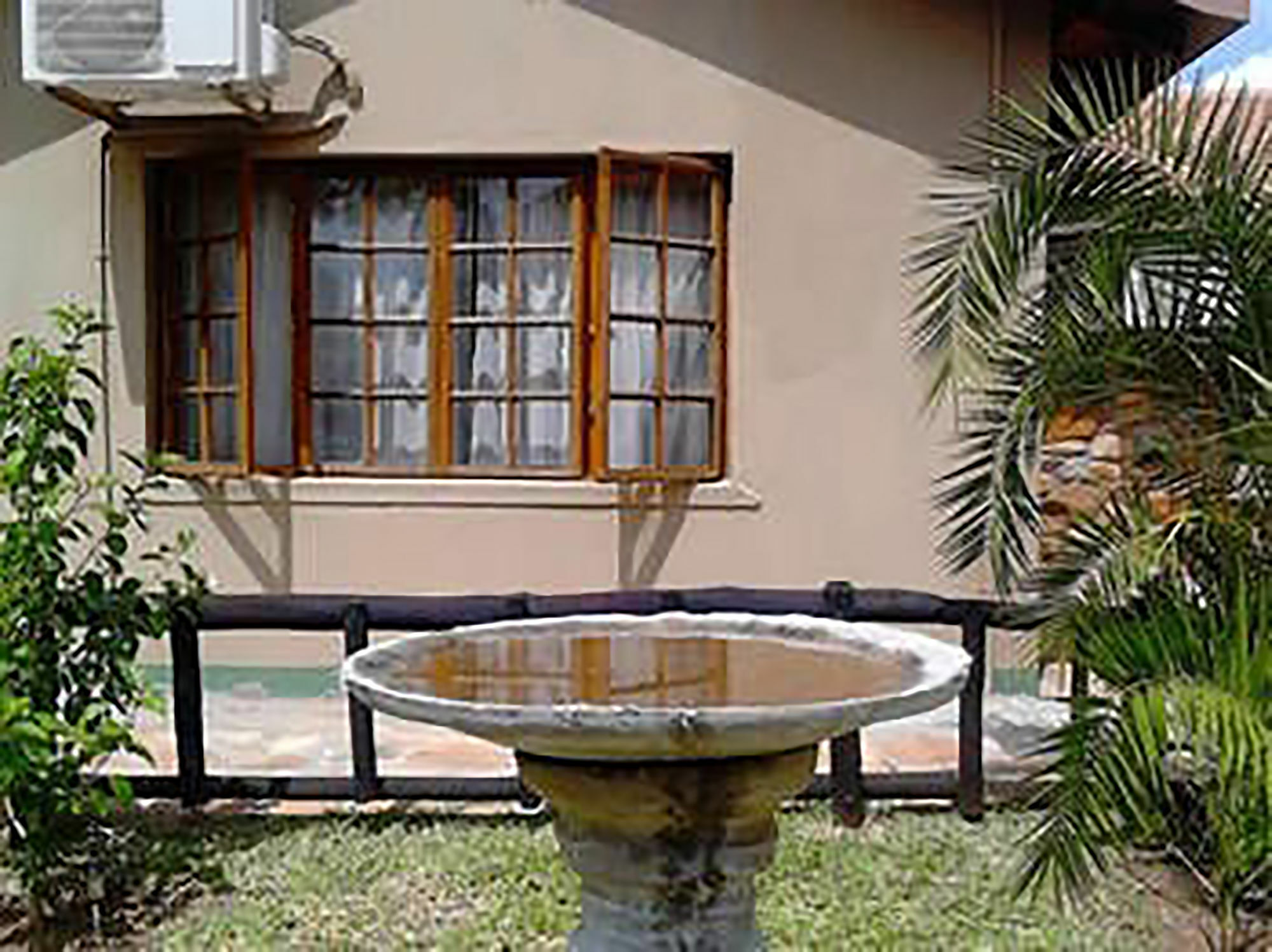 A New Earth Guest Lodge Франсистаун Екстериор снимка
